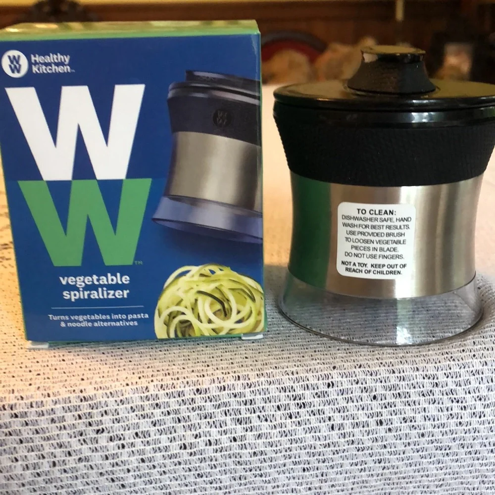 WeightWatcher Kitchen Vegetable Spiralizer Easy to use & Dishwasher Safe!
